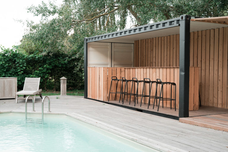 Pool House en container Ecoframe container bar